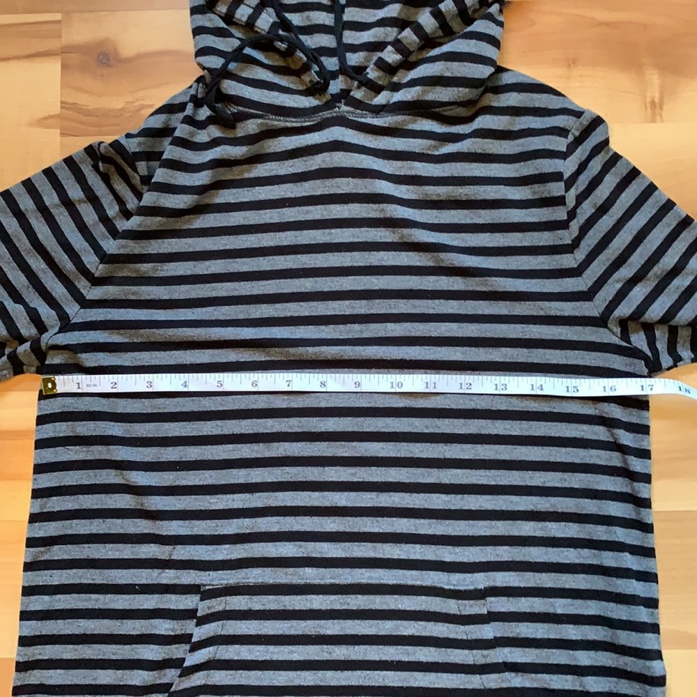 Old Navy medium hoodie - Picture 8 of 8